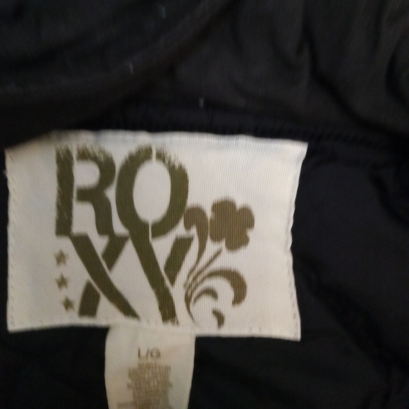 Sleveless Black Jacket with Furry Hood - Picture 2 of 3